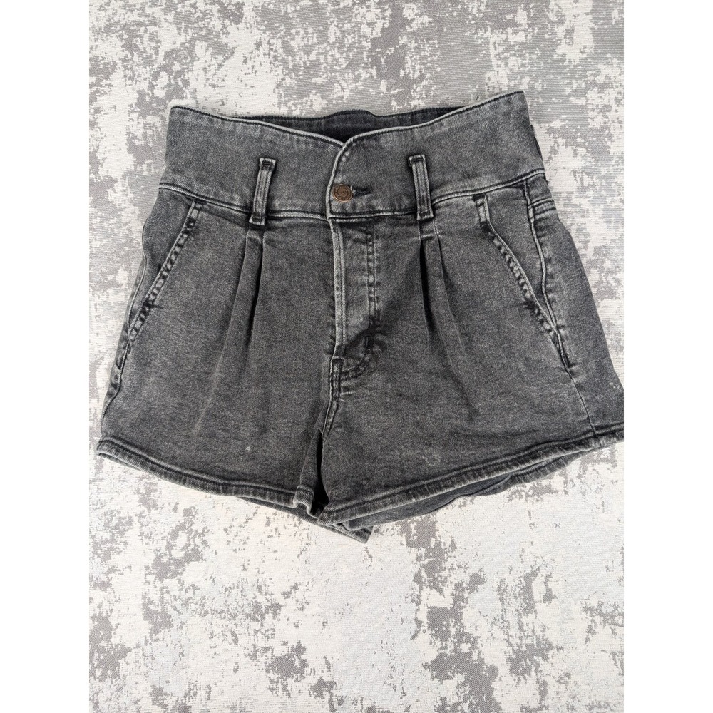 Hollister Women's Ultra High-Rise Mom Shorts Sz 5 Vintage Stretch 25"W 3"L